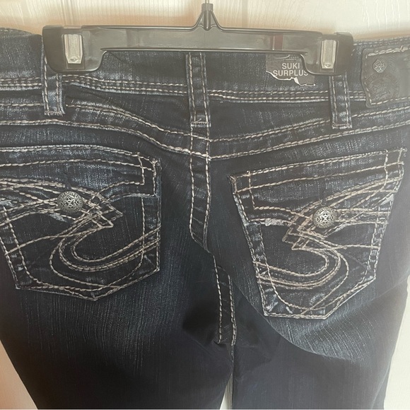Ladies Silver Jeans worn once. Like new. Sz 32x30 - Picture 3 of 5